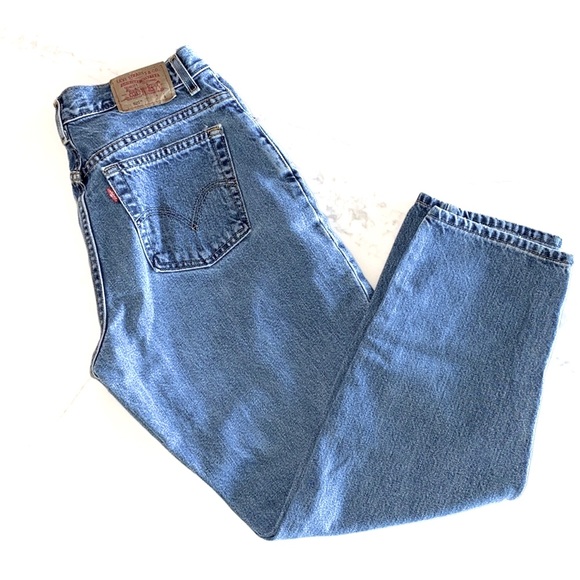 Levi's Denim - VTG LEVI’S • Classic Relaxed 550 Medium Mom Jeans